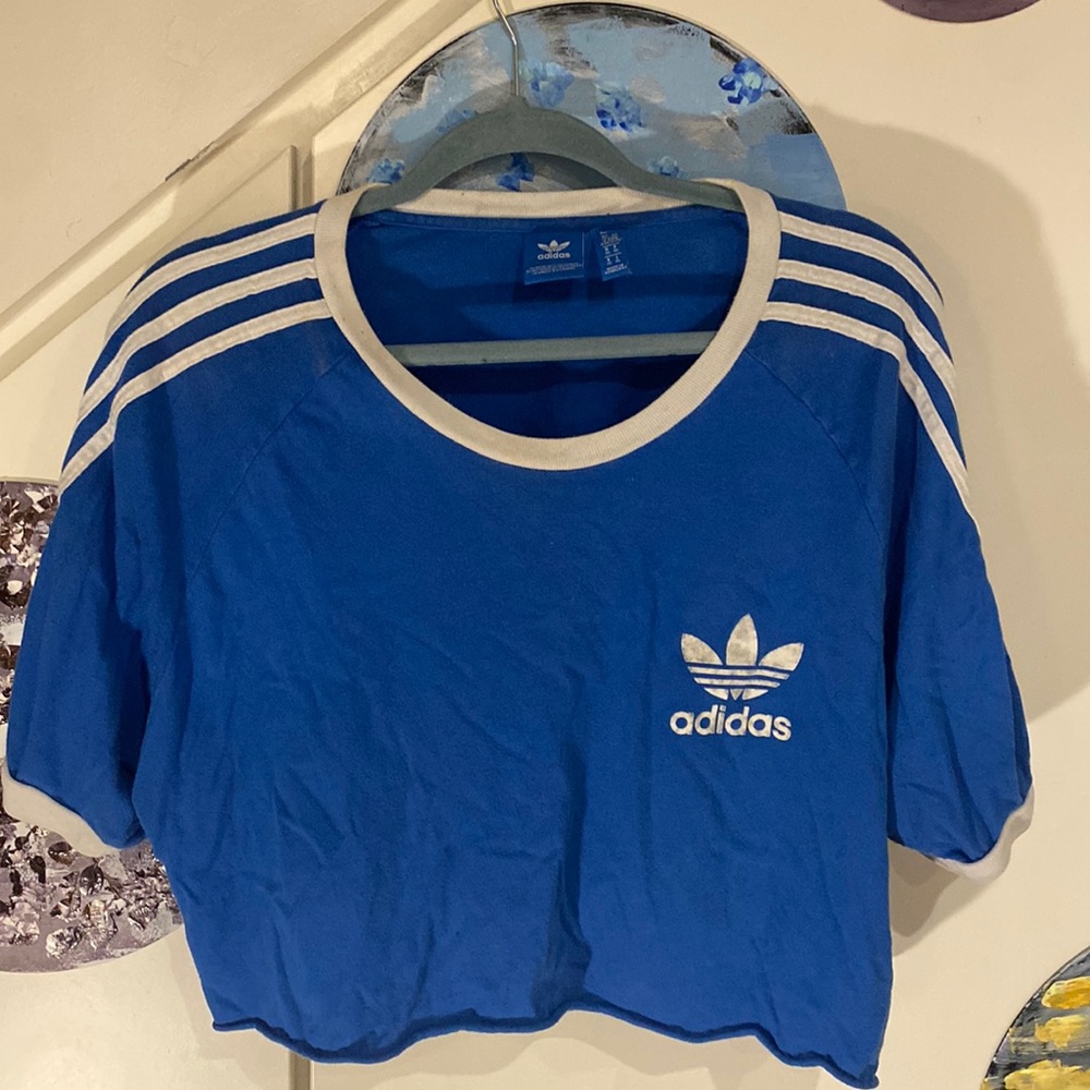 Cropped adidas t-shirt